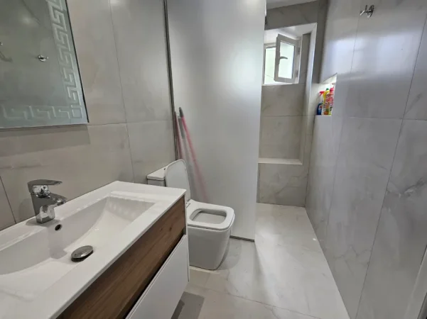 Tirane, jepet me qera apartament Kati 1, 75 m² 800 € 