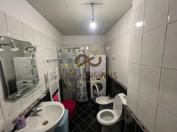 Tirane, shitet apartament 3+1+Ballkon Kati 4, 122 m² 176.000 € (fresk)