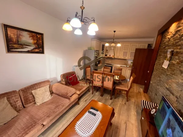 Tirane, shitet apartament 3+1+Ballkon Kati 4, 122 m² 176.000 € (fresk)