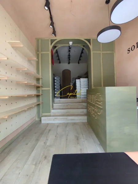 Tirane, jepet me qera dyqan Kati 0, 45 m² 1.500 € (MYSLYM SHYRI)