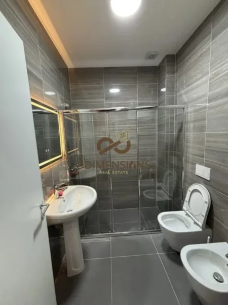 Tirane, jepet me qera apartament 1+1 Kati 0, 60 m² 548 € (kopshti botanik)