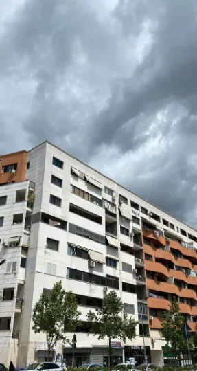 Tirane, shitet apartament 1+1 Kati 5, 60 m² 137.000 € (Rruga Migjeni)
