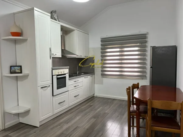Tirane, jepet me qera apartament 2+1 Kati 3, 97 m² 400 € (QYTET STUDENTI)