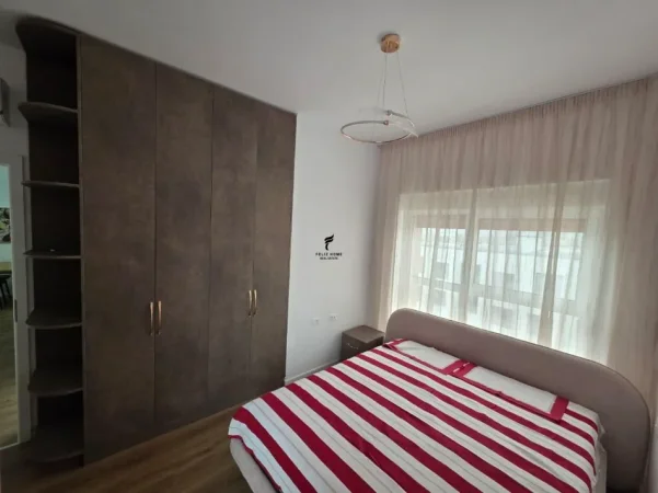 Tirane, jepet me qera apartament 2+1 Kati 8, 75 m² 500 € (ALI DEMI)