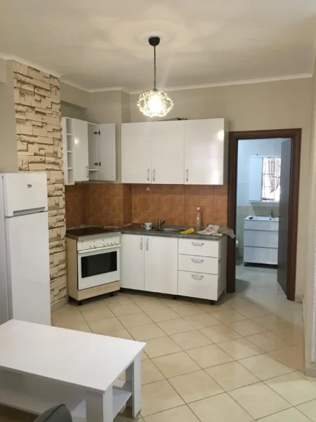 Tirane, jepet me qera garsonier Kati 4, 35 m² 350 € (Astir tek Market Diambe)