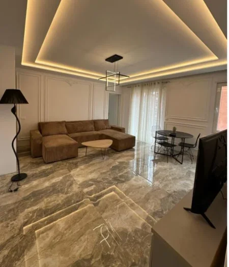 Tirane, jepet me qera apartament 1+1+Ballkon Kati 3, 70 m² 630 € (Astir)