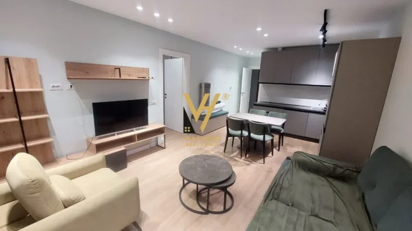 Tirane, jepet me qera apartament 1+1+Ballkon Kati 2, 70 m² 700 € (KOMUNA E PARISIT)