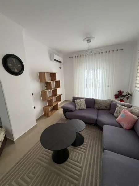 Jepet me qera 2+1+2 , 110 m² ,600 € , tek Kodra e Diellit, prane Eleonores