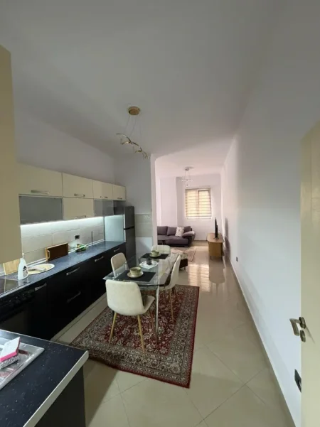 Jepet me qera 2+1+2 , 110 m² ,600 € , tek Kodra e Diellit, prane Eleonores
