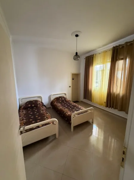 Jepet me qera 2+1+2 , 110 m² ,600 € , tek Kodra e Diellit, prane Eleonores