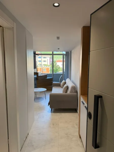 Tirane, jepet me qera apartament duplex Dublex Kati 1, 70 m² 500 € (Golden Park, perballe Spitalit Amerikan 3)