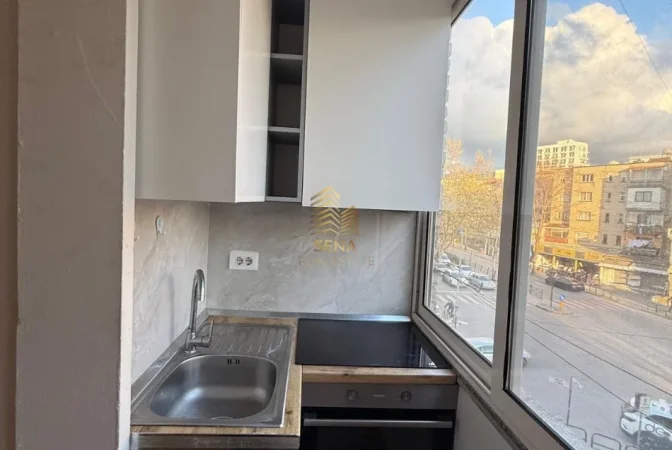 Tirane, jepet me qera apartament 1+1 Kati 4, 55 m² 430 € (Kryqezimi i 5 Majit ,rruga Ferit Xhajko)