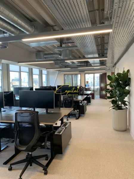 Tirane, jepet me qera zyre Kati 12, 170 m² 2.800 € (QENDER)