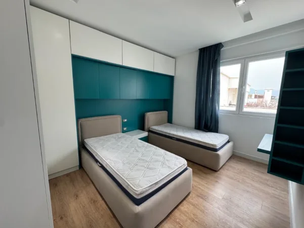 Tirane, jepet me qera apartament 2+1+Ballkon Kati 5, 105 m² 800 € (Rruga Bill Klinton)