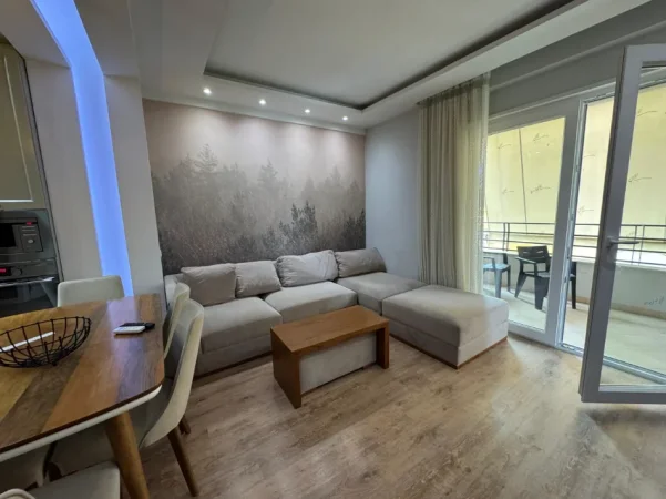 Tirane, jepet me qera apartament 2+1+Ballkon Kati 5, 105 m² 800 € (Rruga Bill Klinton)