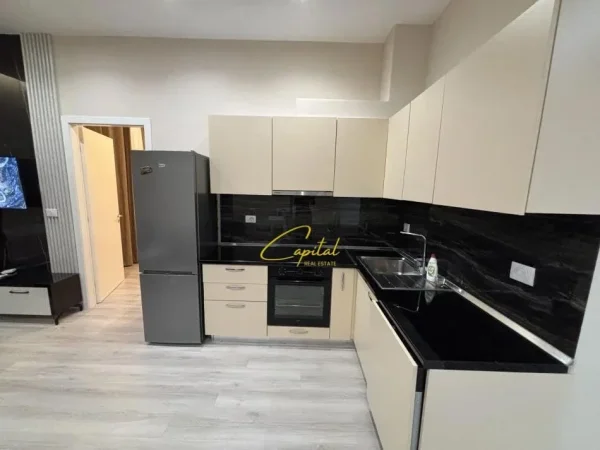 Tirane, jepet me qera apartament 1+1 Kati 0, 60 m² 550 € (KODRA E DIELLIT)