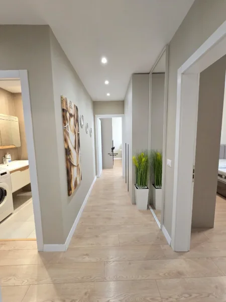 Tirane, jepet me qera apartament 2+1 Kati 5, 90 m² 850 € (RRUGA E KAVAJES)