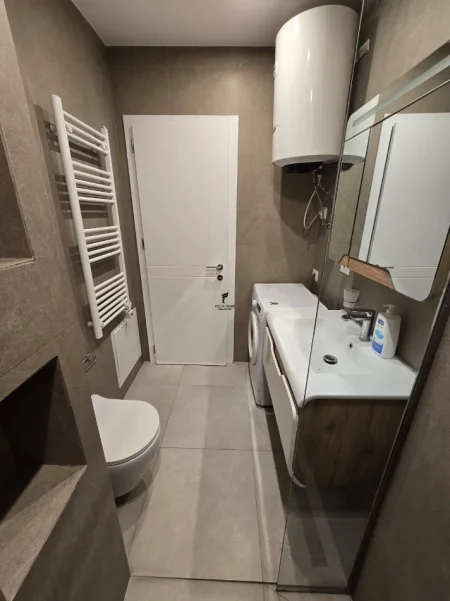 Tirane, jepet me qera apartament 2+1 Kati 5, 90 m² 850 € (RRUGA E KAVAJES)