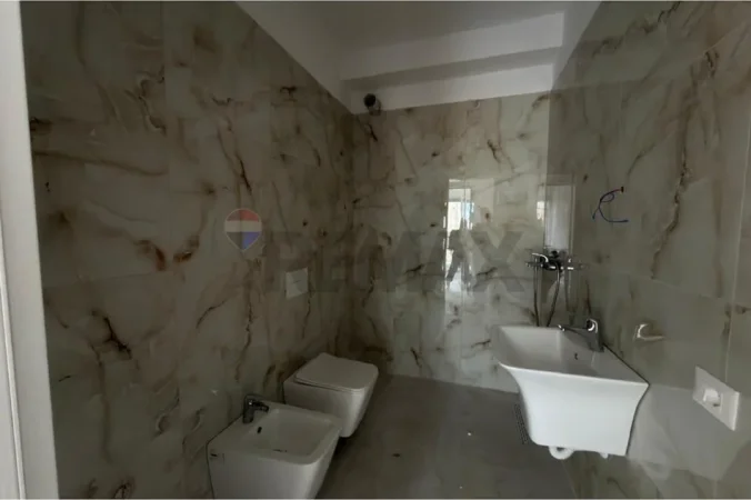 Tirane, shitet apartament 2+1 , 92 m² 156.000 € 