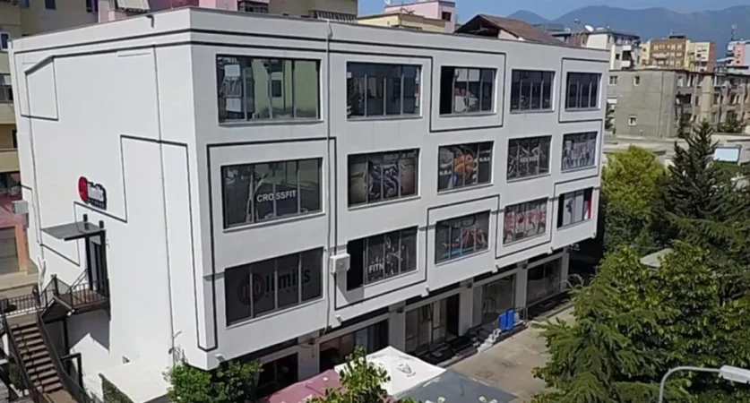 Tirane, jepet me qera ambjent biznesi Kati 4, 1.500 € (Selite)