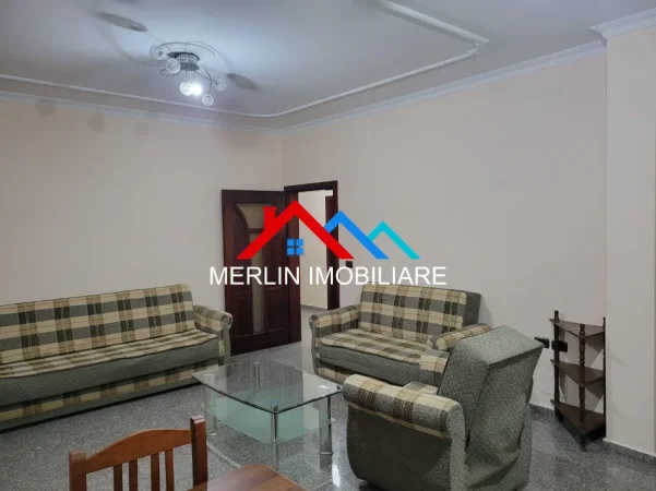 Tirane, jepet me qera apartament 2+1+Ballkon Kati 2, 102 m² 420 € (RRETH-RROTULLIMI,SHKOZE)