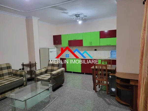 Tirane, jepet me qera apartament 2+1+Ballkon Kati 2, 102 m² 420 € (RRETH-RROTULLIMI,SHKOZE)