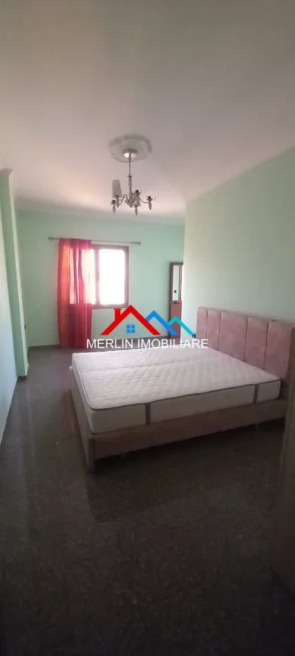 Tirane, jepet me qera apartament 2+1+Ballkon Kati 2, 102 m² 420 € (RRETH-RROTULLIMI,SHKOZE)