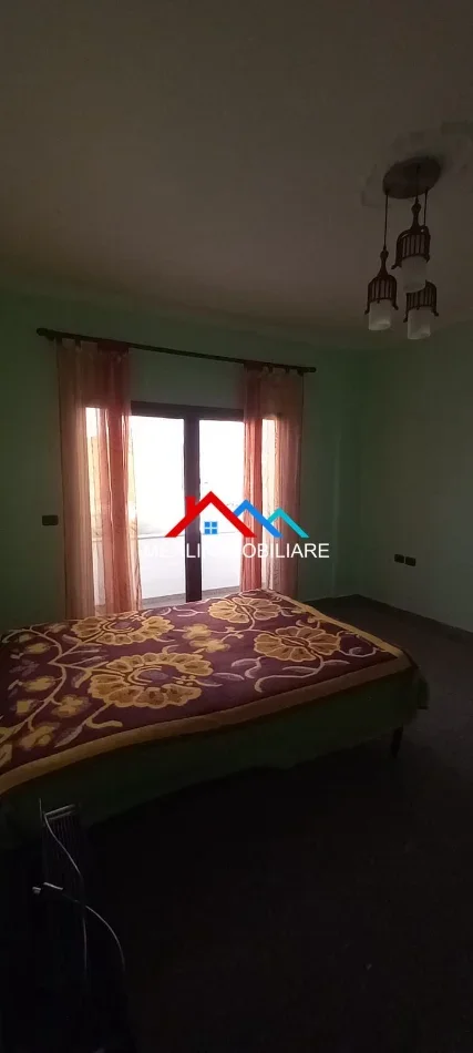 Tirane, jepet me qera apartament 2+1+Ballkon Kati 2, 102 m² 420 € (RRETH-RROTULLIMI,SHKOZE)
