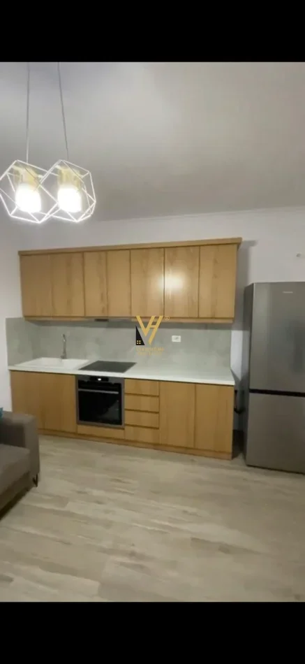 Tirane, jepet me qera apartament 1+1+Ballkon Kati 0, 50 m² 470 € (PARKU)
