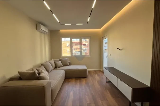 Tirane, shitet apartament 1+1+Ballkon Kati 3, 53 m² 150.000 € (Rruga Mine Peza)
