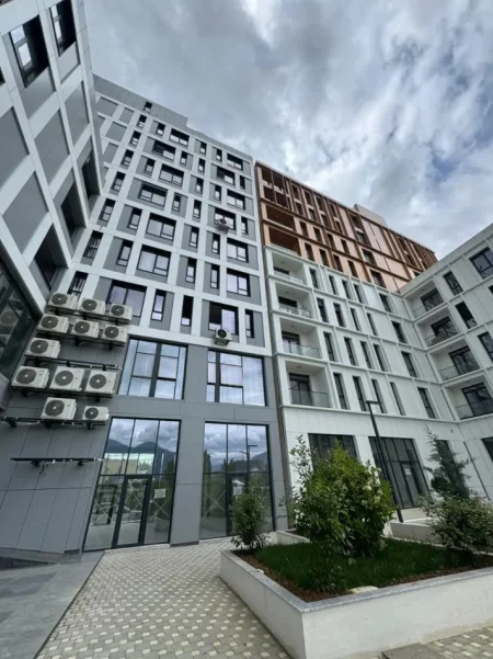 Tirane, jepet me qera apartament 1+1 Kati 7, 65 m² 800 € (Bulevardi i ri)