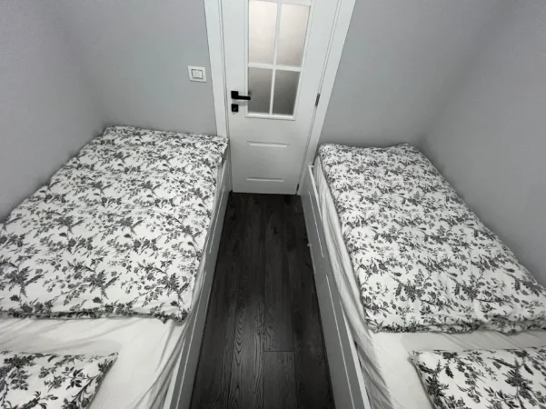 Tirane, jepet me qera apartament 2+1 Kati 4, 85 m² 800 € (stacioni i trenit)