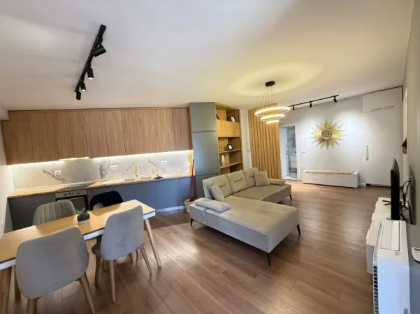 Tirane, jepet me qera apartament 2+1 Kati 4, 100 m² 900 € (rruga e barrikadave)