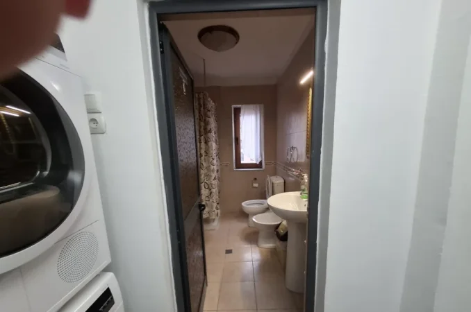 Tirane, jepet me qera apartament 2+1 Kati 5, 75 m² 500 € (Pazari i Ri)