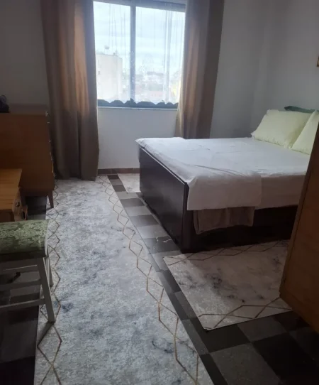 Tirane, jepet me qera apartament 2+1 Kati 5, 75 m² 500 € (Pazari i Ri)