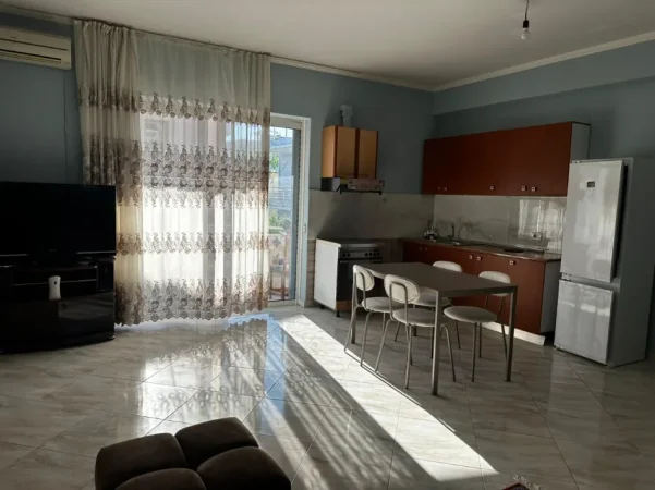 Tirane, jepet me qera apartament 1+1+Ballkon Kati 2, 90 m² 450 € 