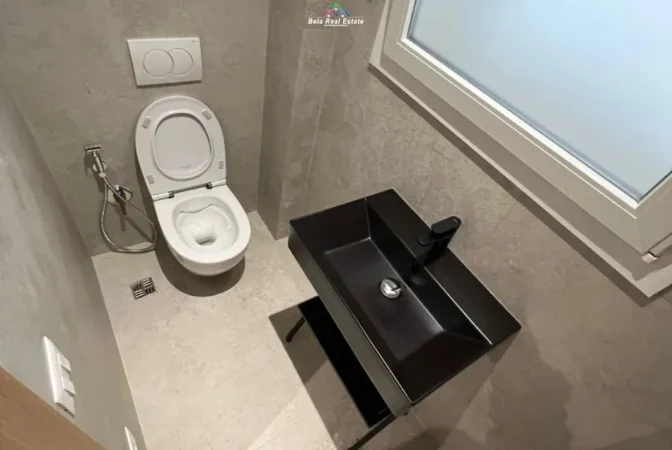 Tirane, jepet me qera Vile Kati 2, 360 m² 9.000 € (Rruga e Elbasanit)