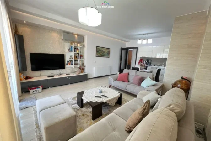 Tirane, jepet me qera apartament 2+1 Kati 7, 135 m² 1050 € (pazari i ri)