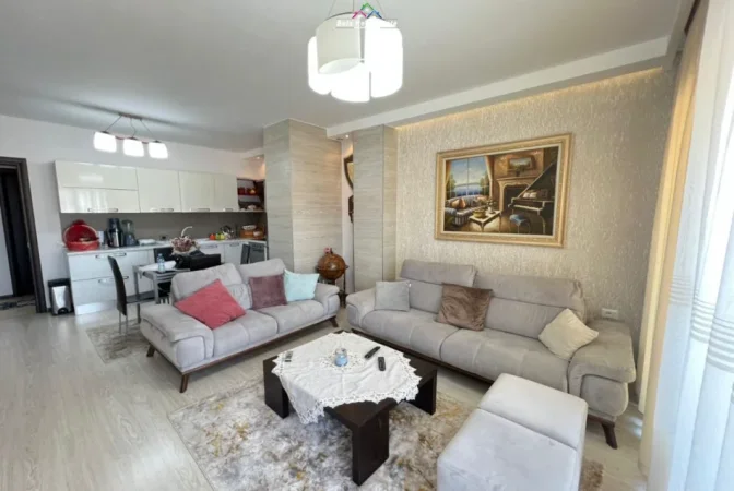 Tirane, jepet me qera apartament 2+1 Kati 7, 135 m² 1050 € (pazari i ri)