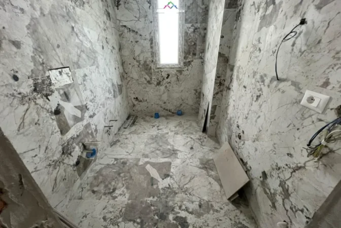 Tirane, jepet me qera zyre Kati 10, 130 m² 730 € (river residenc)