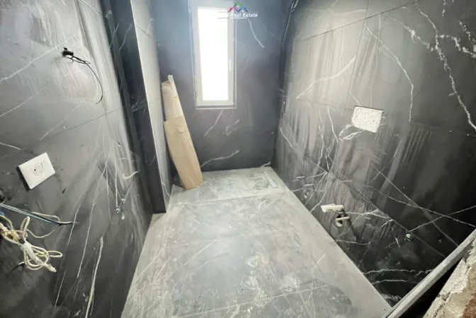 Tirane, jepet me qera zyre Kati 10, 130 m² 730 € (feiz himzo)
