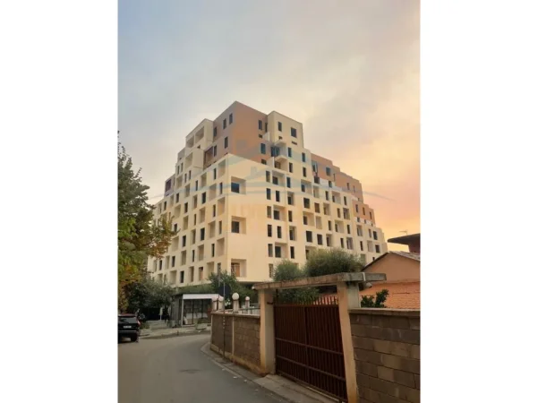 Tirane, shitet apartament 2+1 , 91 m² 192.600 € (Don Bosko)