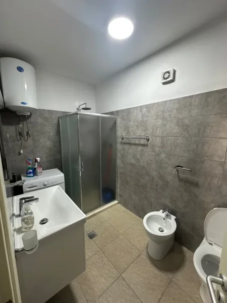 Tirane, jepet me qera apartament 1+1 Kati 6, 67 m² 650 € (Bulevardi Zogu i Parë)