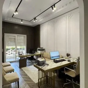 Tirane, jepet me qera ambjent biznesi Kati 7, 55 m² 650 € (Rruga e Kavajës)
