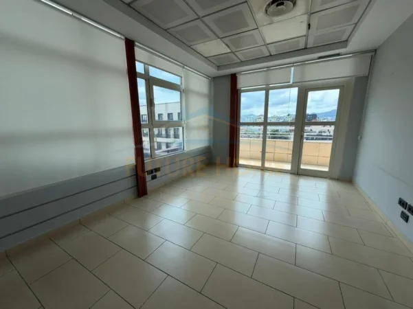 Tirane, jepet me qera Ambjent Zyrash , 450 m² 6.000 € (Rruga e Kavajes)