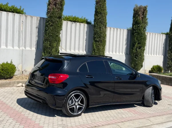 MERCEDES - BENZ A class 180 NAFTE 👉 2015 👈 AUTOMATIKE - AMG line 10.900 €