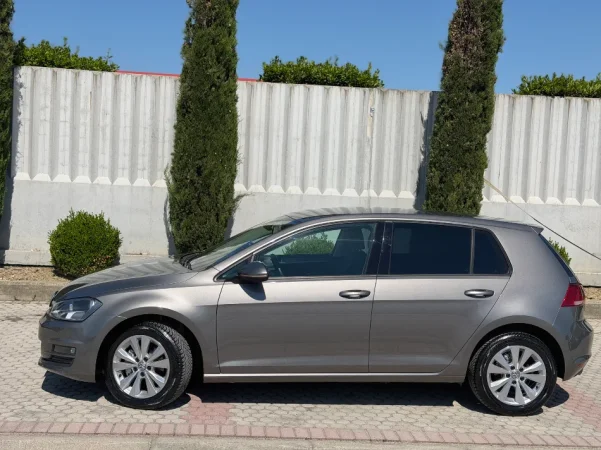 VOLKSWAGEN GOLF VII - 1.6 NAFTE 👉 2016 👈 kambio MANUALE - 7.350 €