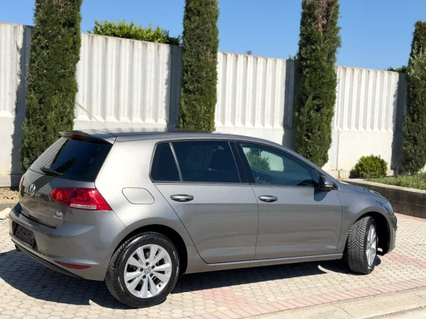 VOLKSWAGEN GOLF VII - 1.6 NAFTE 👉 2016 👈 kambio MANUALE - 7.350 €