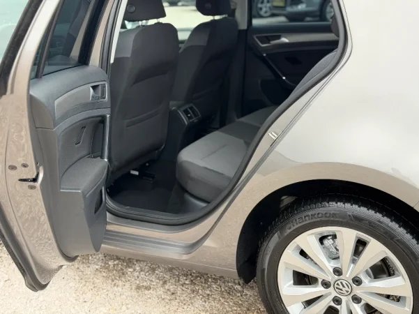 VOLKSWAGEN GOLF VII - 1.6 NAFTE 👉 2016 👈 kambio MANUALE - 7.350 €