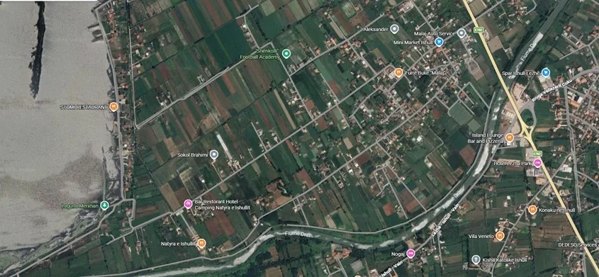 Shitet toke Ishull Shëngjin, Lezhë